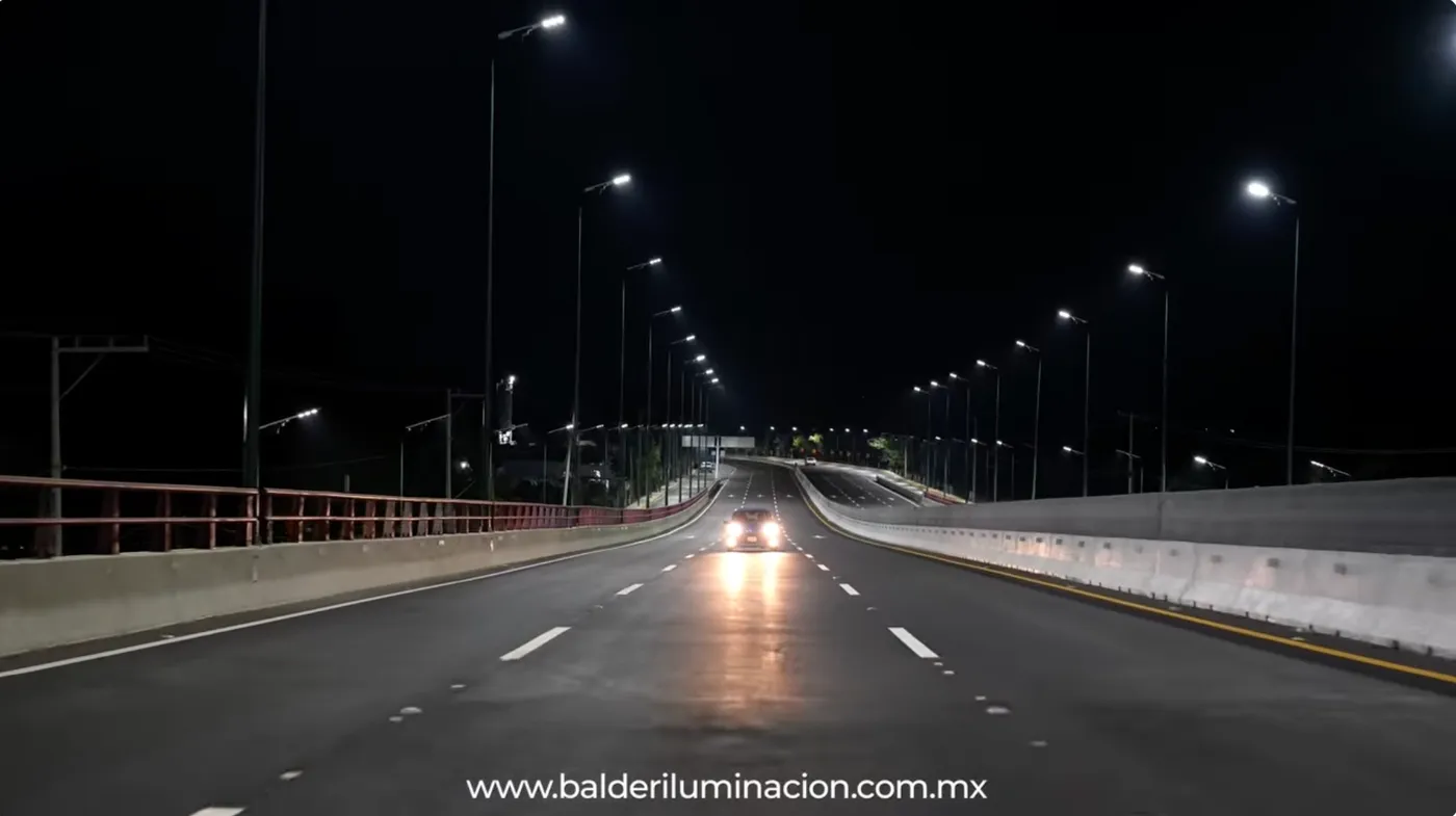Video de proyecto real de alumbrado público con iluminación Bálder