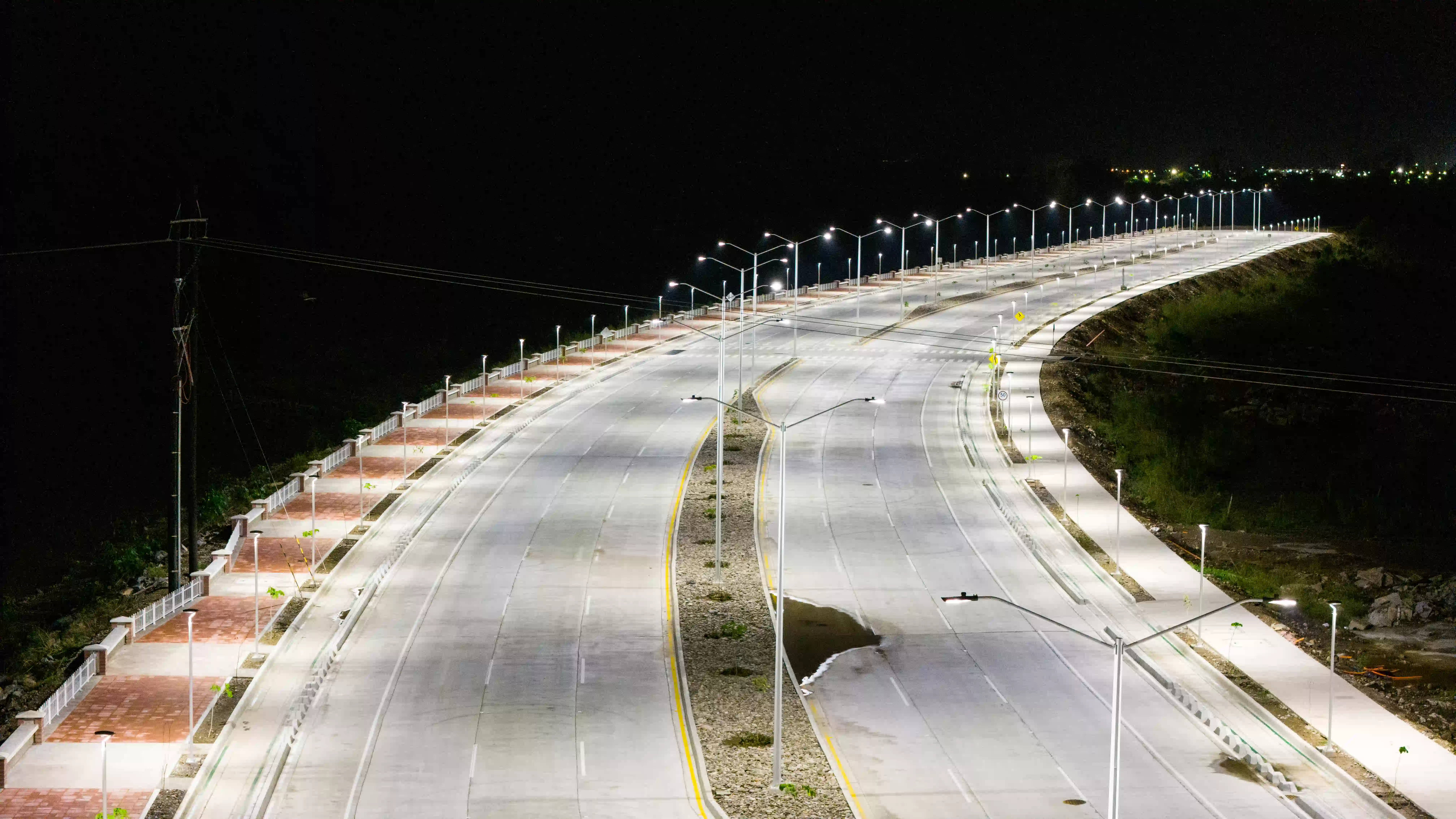 Luminarias LED alumbrado público: eficiencia en proyectos de gran escala