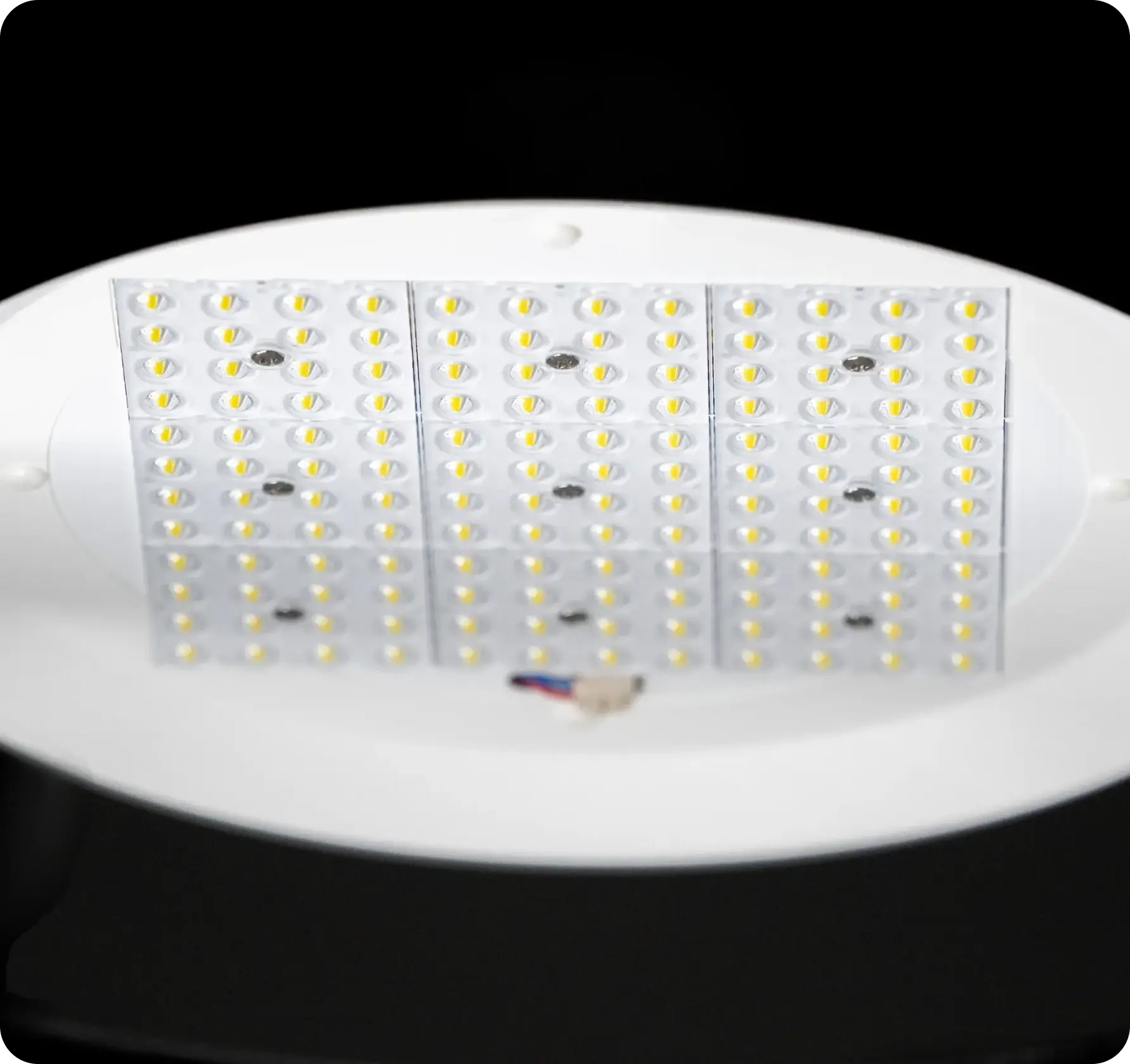 Ventajas operativas de la luminaria BI-PJ6