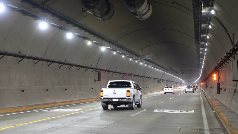 Túnel en Carretera “Ramal Camelinas”. Morelia, Mich.